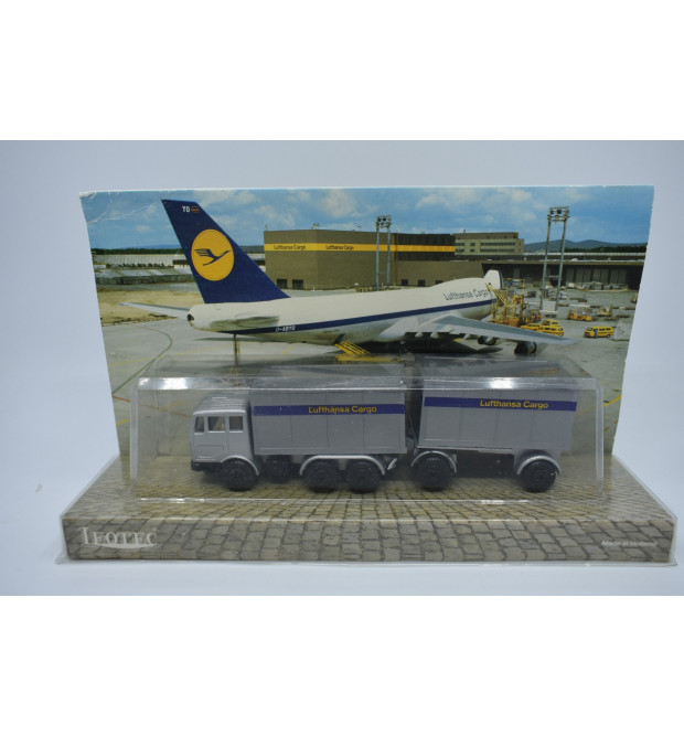 Mercedes Benz "Lufthansa Cargo"